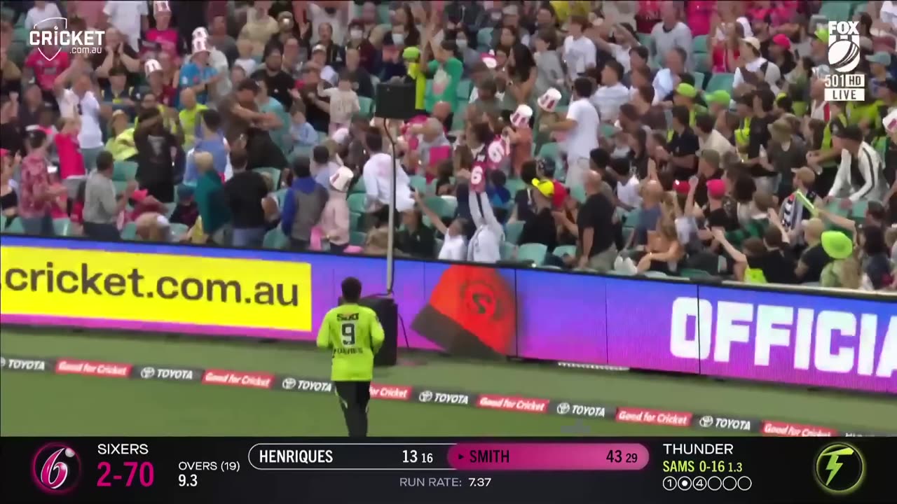 Steve Smith steals the show as Sixers smash Thunder | BBL|12