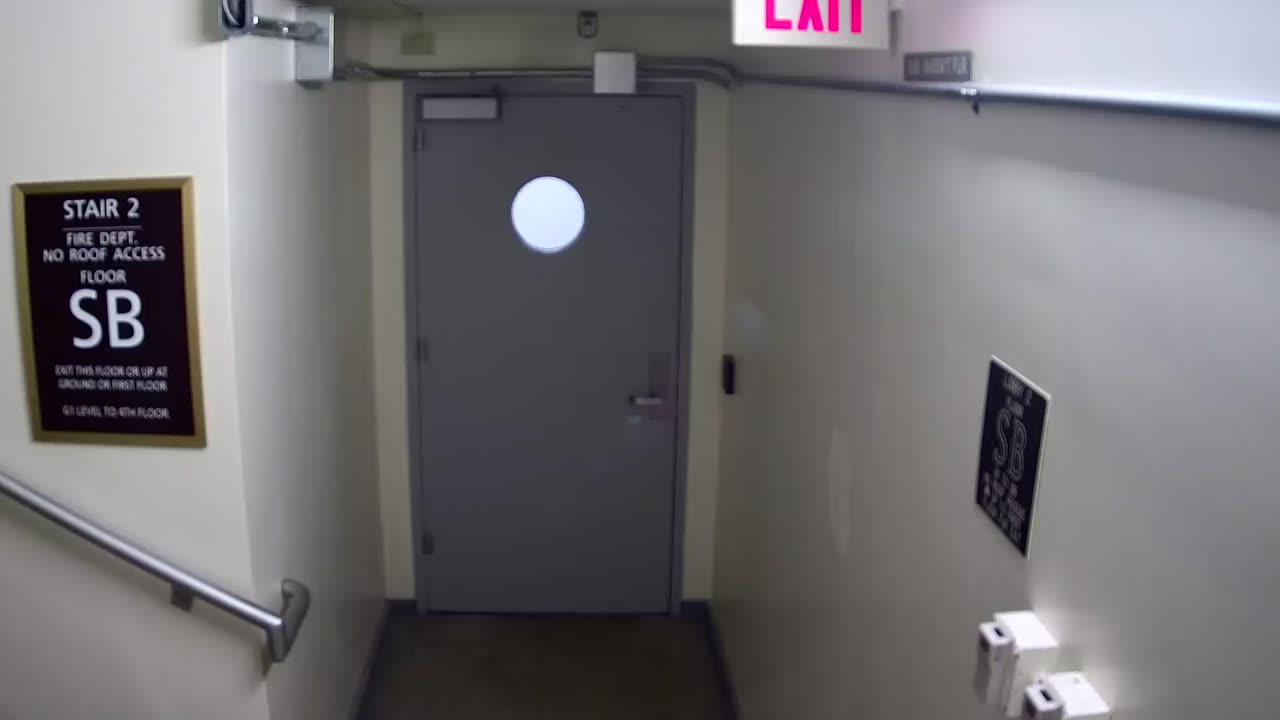 6160RHOBSBRSBST2StairwaySide_2021-01-06_04h00min00s173ms.mp4