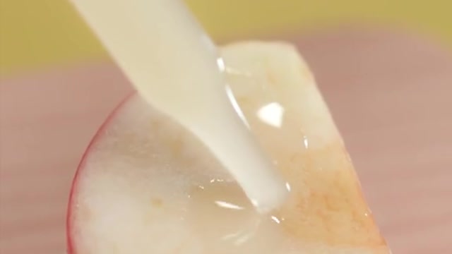 Testing vitamin C serum on apples 😱 Modèle