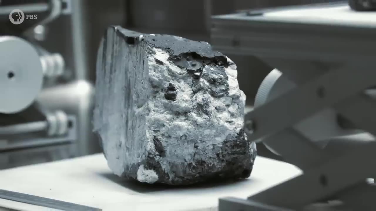 Apollo’s Most Important Discovery (Inside NASA’s Moon Rock Vault!)