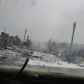 BTR-82A firing on UKR positions in Maryinka