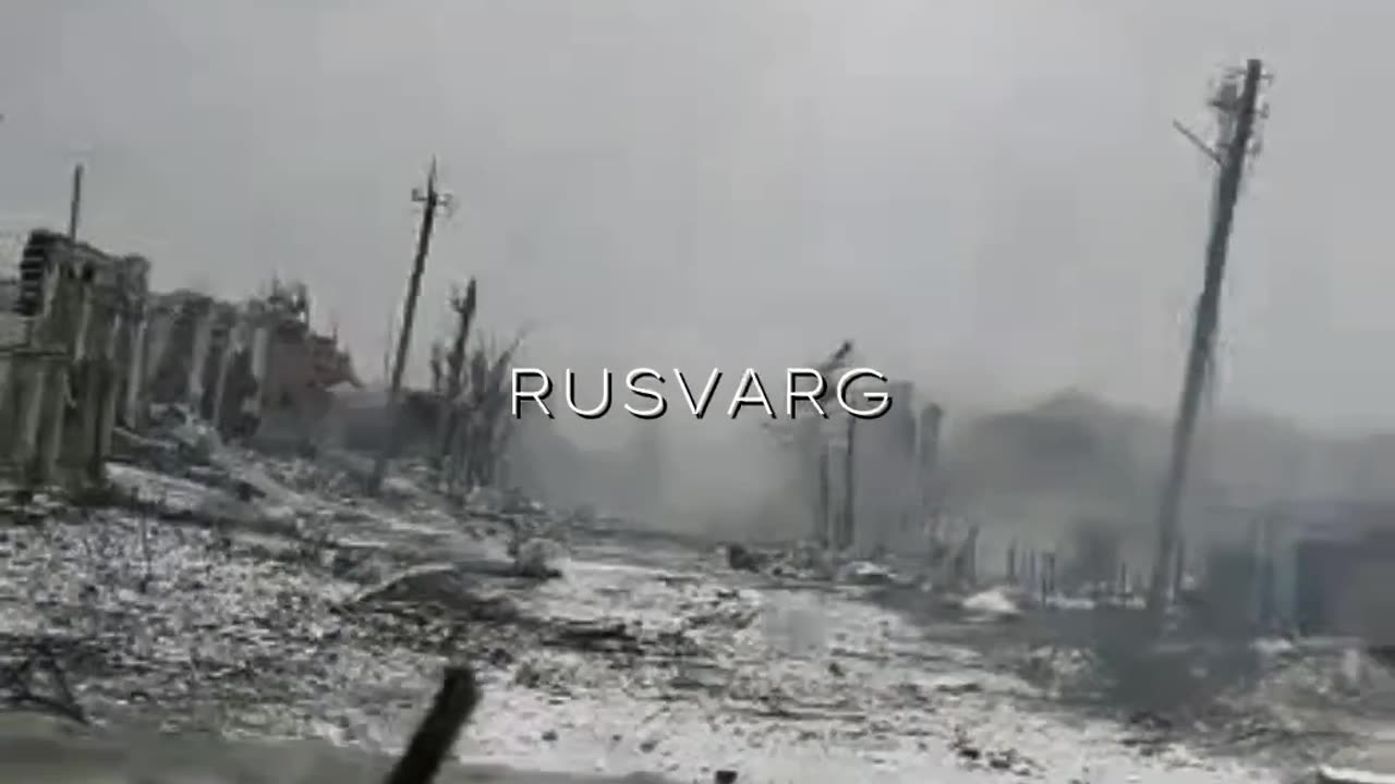 BTR-82A firing on UKR positions in Maryinka