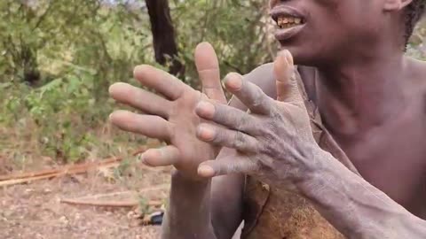 It's Incredible Life hadzabe Hunt's tribe survive daily life#bushmen #traditional #culture