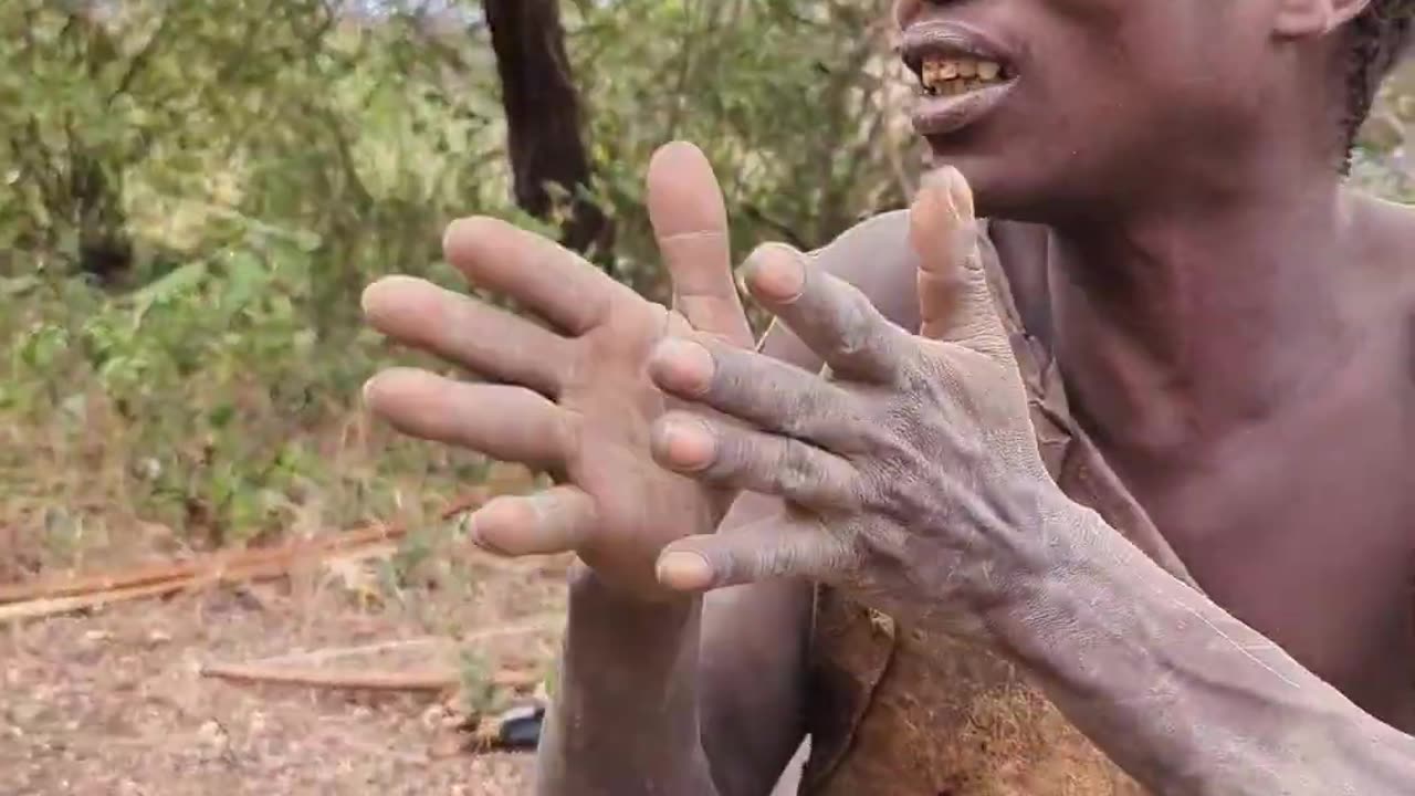 It's Incredible Life hadzabe Hunt's tribe survive daily life#bushmen #traditional #culture