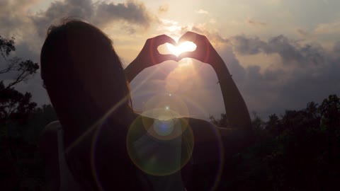 Gestures and the sun constitute love