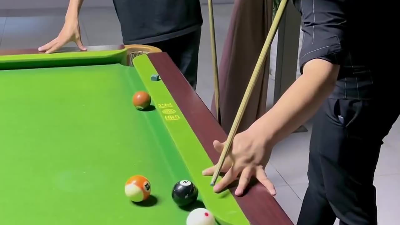 Funny pool game video 🤣