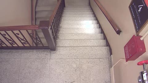 0456USCH04H405Stairwell_2021-01-06_04h40min01s287ms.mp4