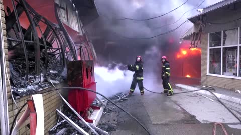 Massive fire engulfs street market in Kharkiv