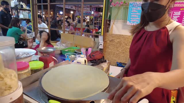 LETS EAT AT NIGHTMARKET| THAILAND