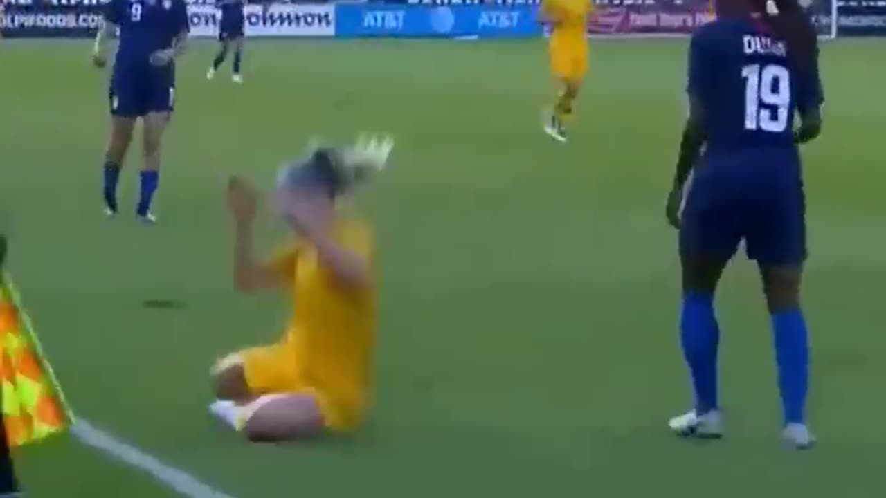 Crazy moments in women's soccer 😂😂😂