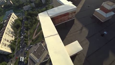 Russian roof climber almost kills himself