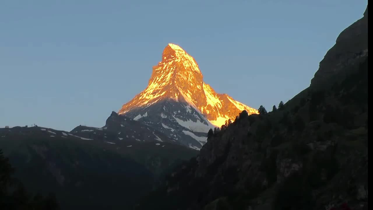 通用 “日照金山”的视频#治愈系风景 Video of "Sunshine Jinshan" # Cure System Scenery