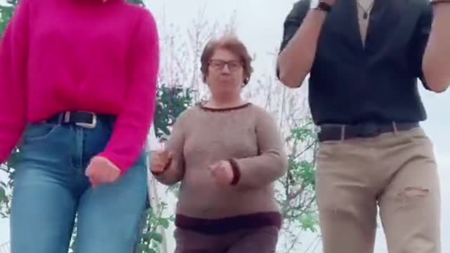 Rico rico riquísimo con ellaaaaa #abuela #ricochallenge fatimaespinar