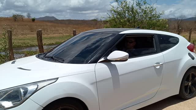 Veloster acelerando