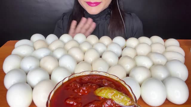OMG! Eating 50 Eggs challenge.