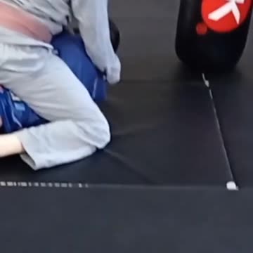 Back to Mount to triangle transition #jiujitsu #judo #mma #bjj #shorts