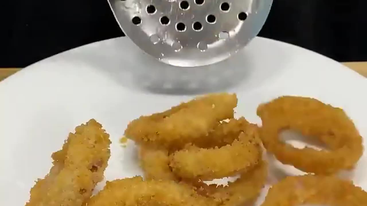 Onion Rings With Special Dip