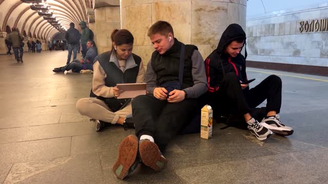 Air-raid sirens send Kyivans into shelters