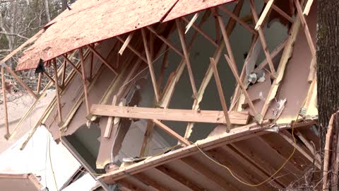 Family devastated after tornadoes rip through Alabama
