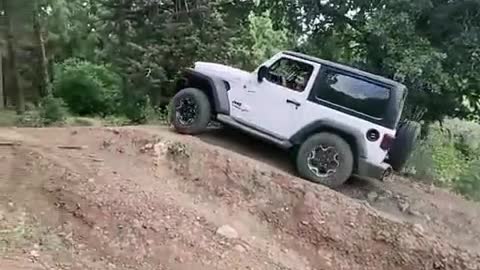 Jeeprenegade move quickly