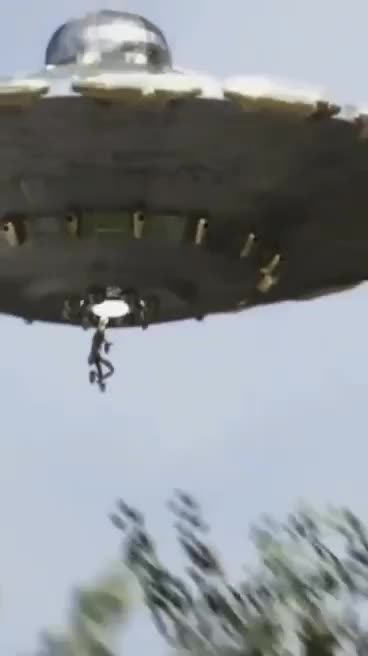 ALIEN BEING RESCUED BY FLYING SAUCER 2022
