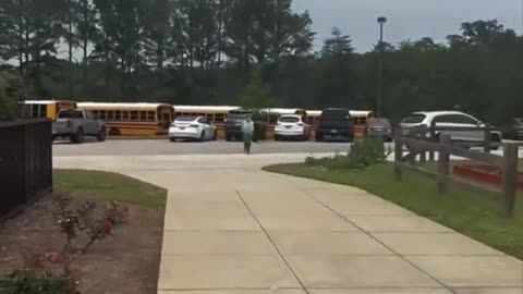 BOY SUFFERING FROM BRAIN TUMOR GETS A WARM WELCOME FROM HIS CLASSMATES