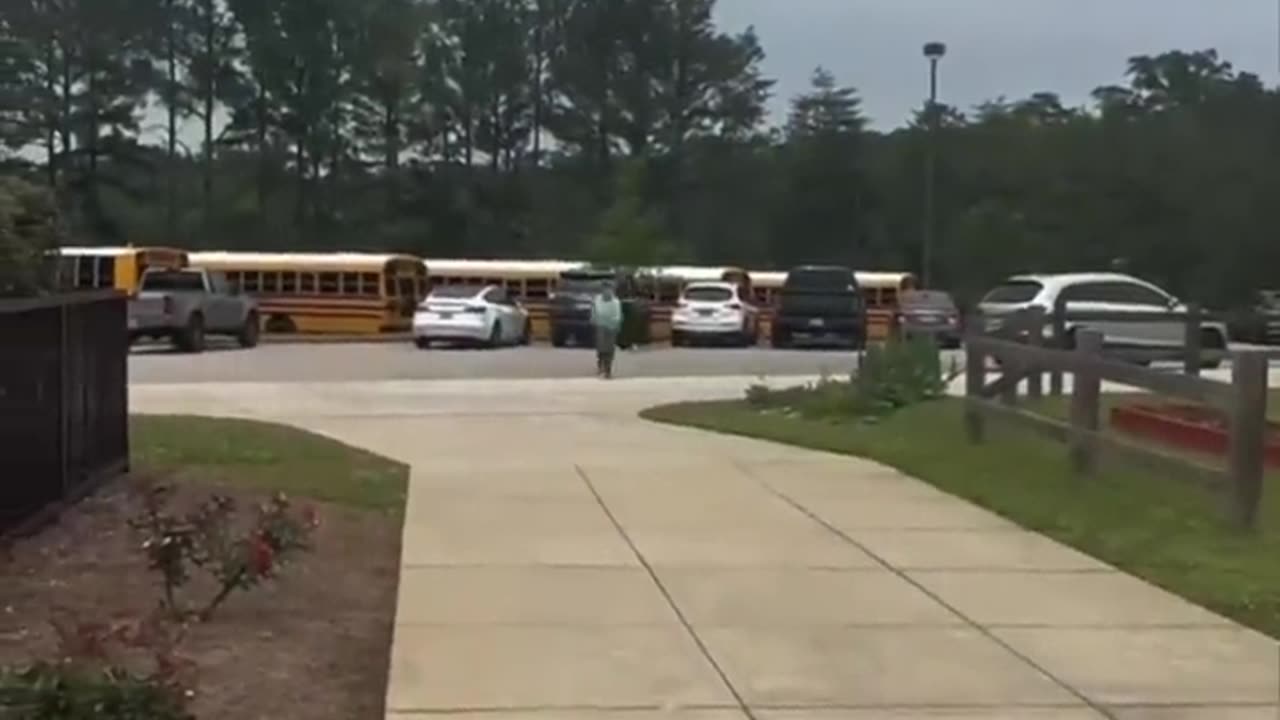 BOY SUFFERING FROM BRAIN TUMOR GETS A WARM WELCOME FROM HIS CLASSMATES