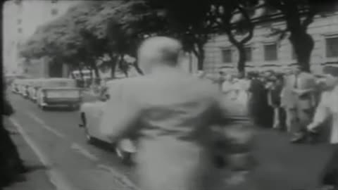 Desfile de Camioncitos INSTITEC Modelo Justicialista, fabricado en Argentina (1953)