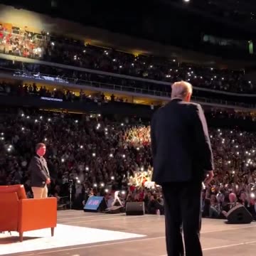 Trump takes the stage in AZ
