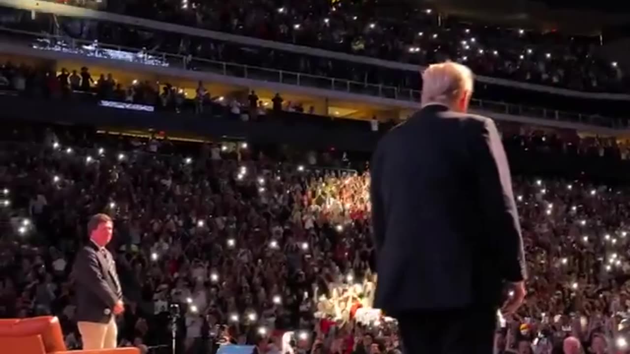 Trump takes the stage in AZ