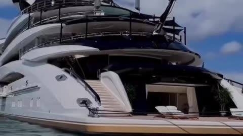 Yacht ⛵ Life ,Play Hard Bitcoin Boss