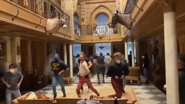 Baile Footloose Detrás de Cámaras-Umbrella Academy-Aprendetelo👌