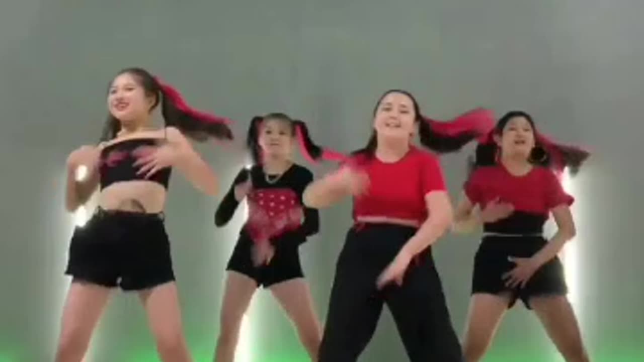 USA dance video viral