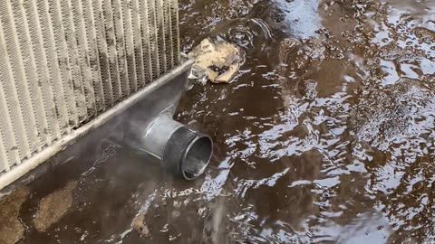 Cleaning Truck Radiator #radiator #cleaning #diy #ytshorts