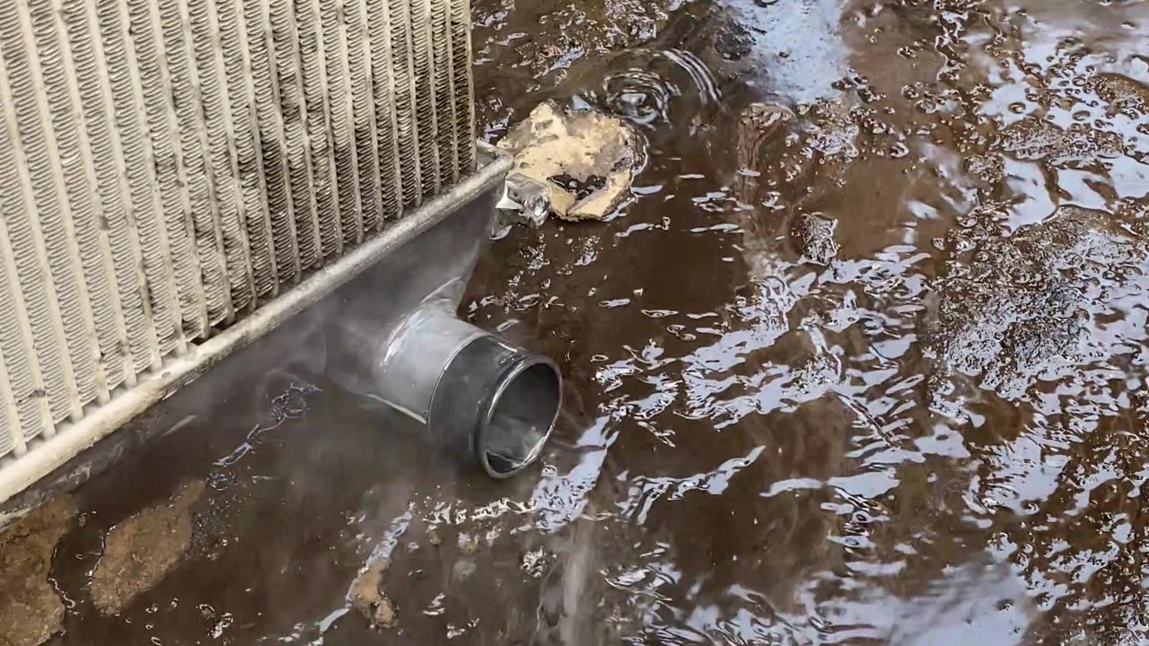 Cleaning Truck Radiator #radiator #cleaning #diy #ytshorts