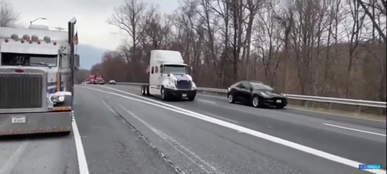 The People's Convoy Keeps on Rolling Today | God Bless the Truckers