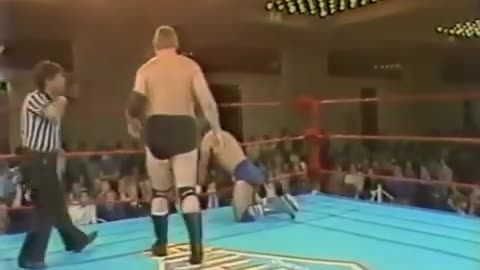 (1985.11.26) Stan Hansen vs Tom Brandi - AWA