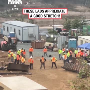 Circle of construction workers does warm ups 😲