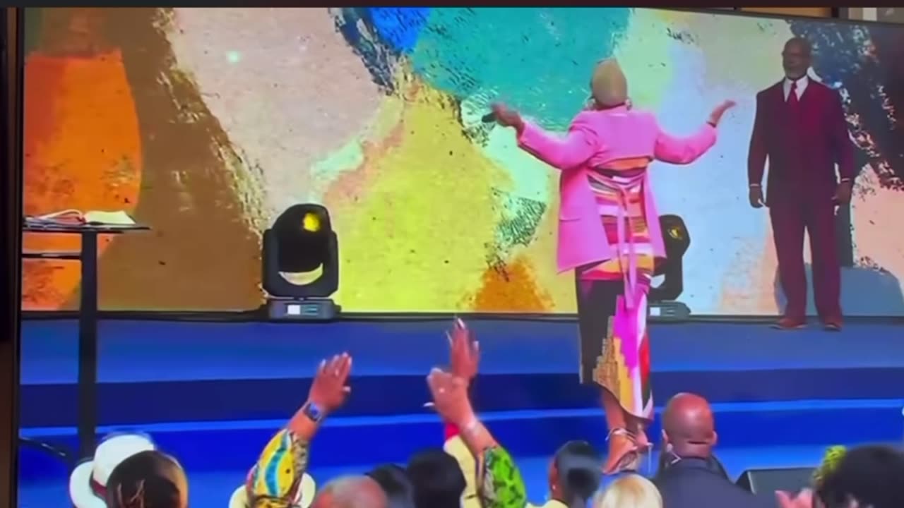 OMG!! She Took Her Wig Off While Preaching!!!