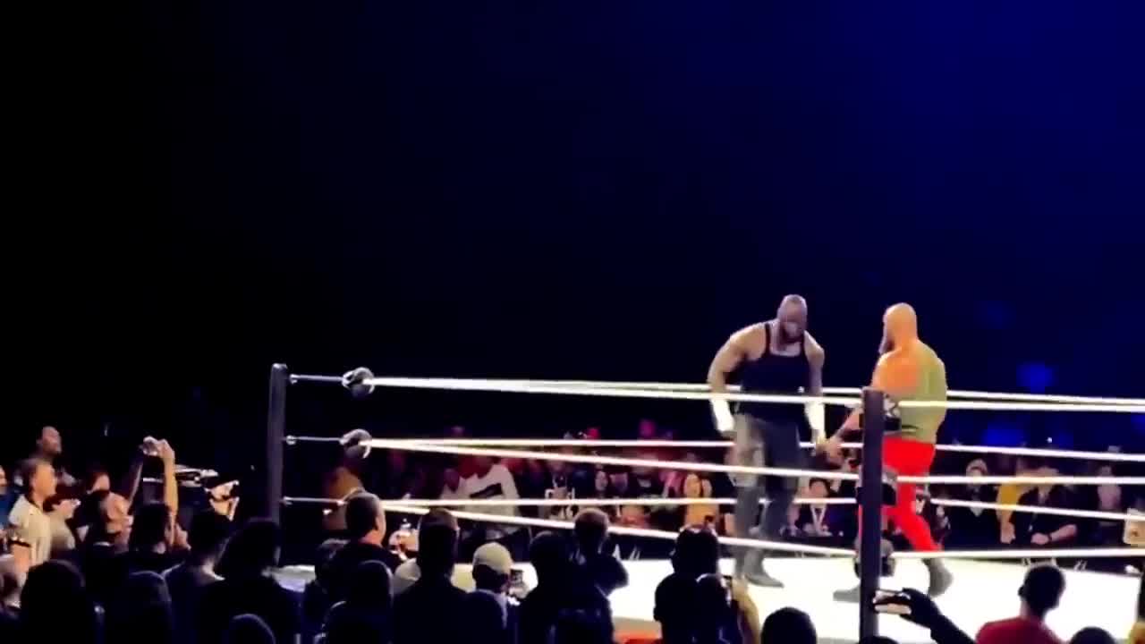 braun strowman destroys omos wwe live event 2022