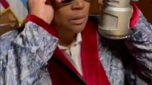 Lori Lightfoot Can RUIN Chicago and Sing Karaoke!