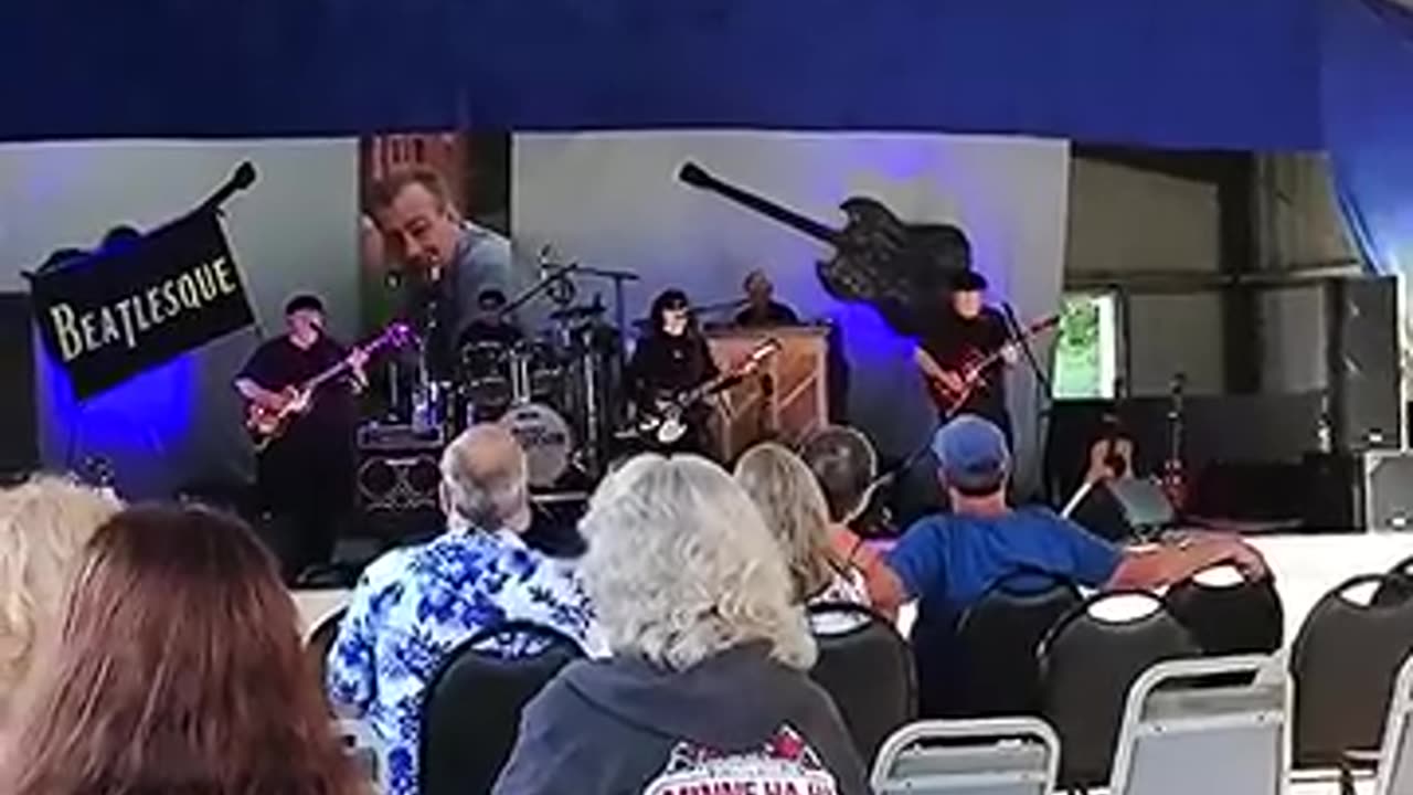 Berkshire Beatlesque "I wanna hold your hand" live