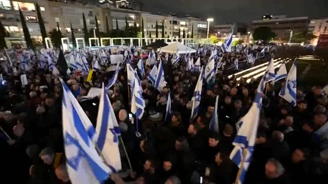 Protests in Tel Aviv pick up steam