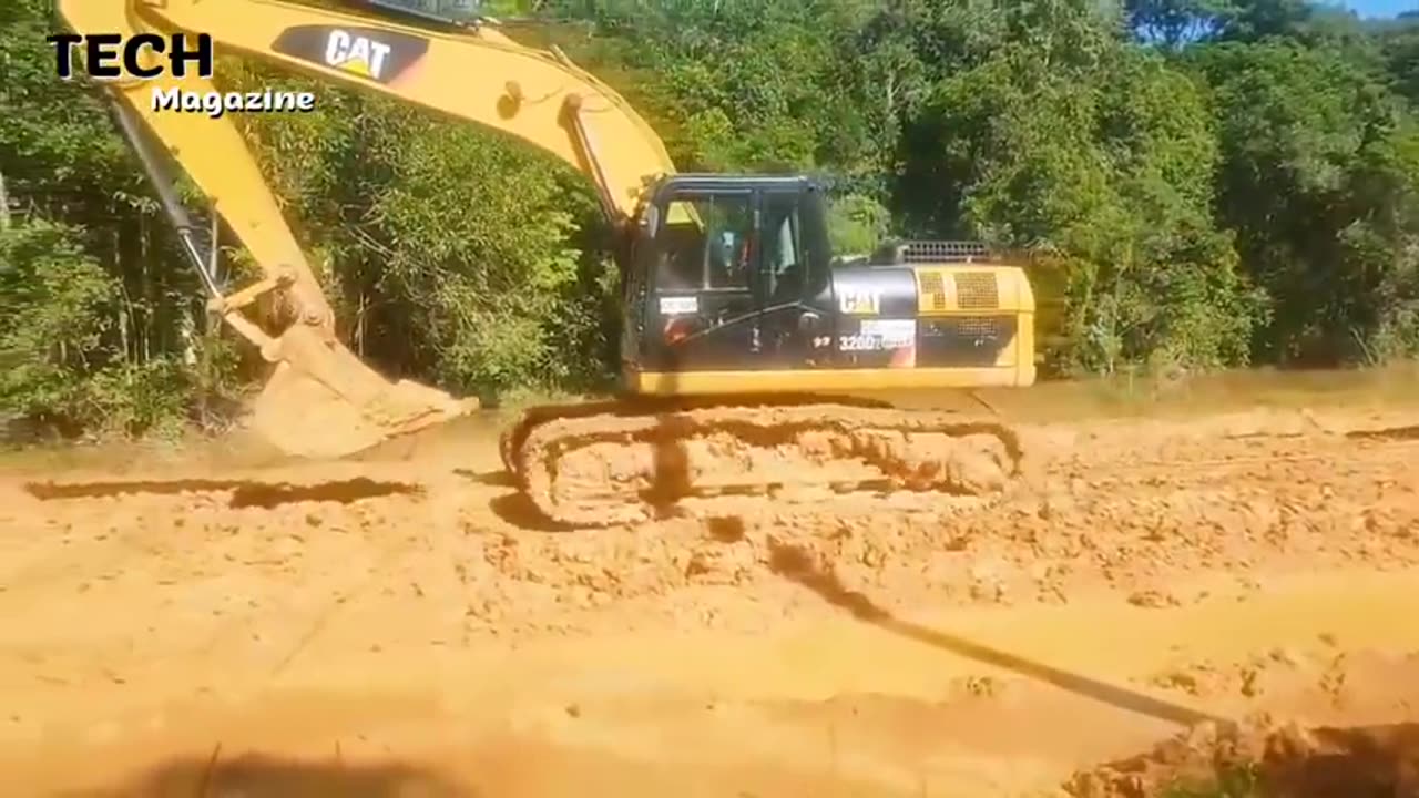 Crazy Bus VS Dangerous Roads | Bus Nearly Falls off Cliff, Crossing Extremely Muddy & Steep Hill😲😲😲😲