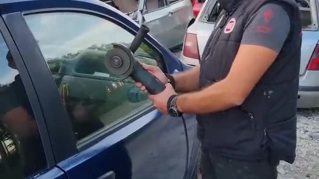 Eksperiment sa brusilicom i staklom