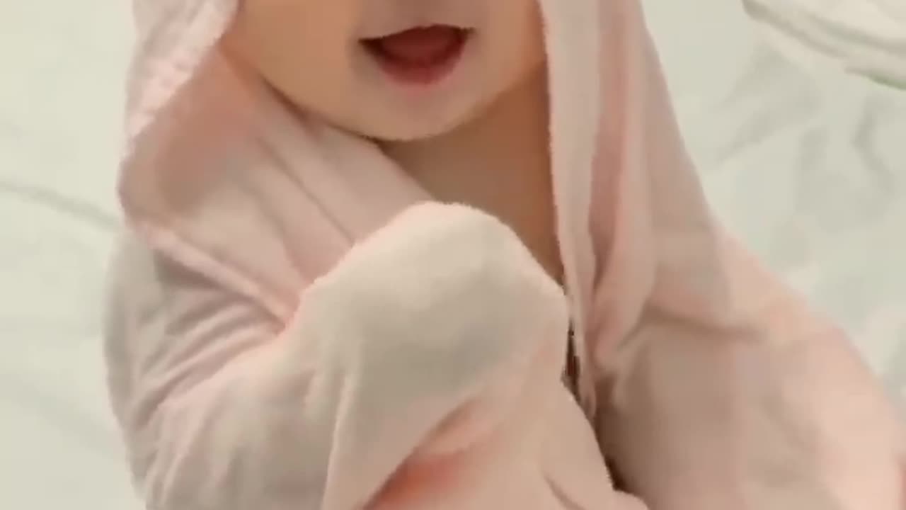 Cute baby girl video 😍😍😍