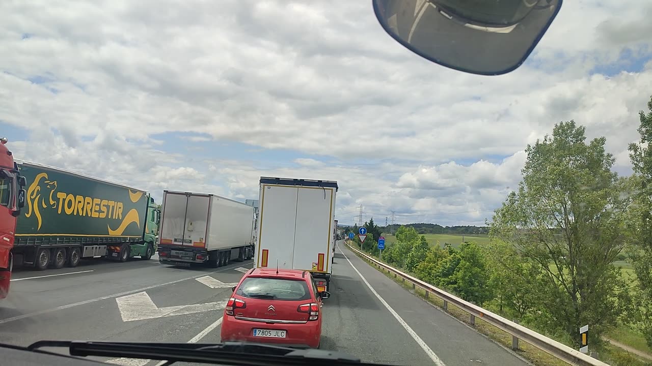 atasco en carretera 🛣️ autopista