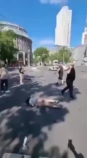 Berlin Attentat: Armenier fährt in eine Schulklasse