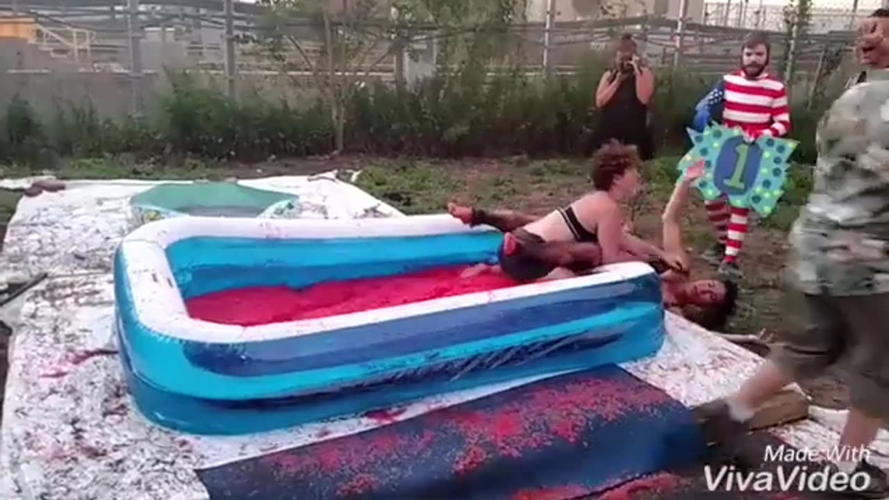 Woman Mud wrestling "Oil wrestling" Amazing wrestling