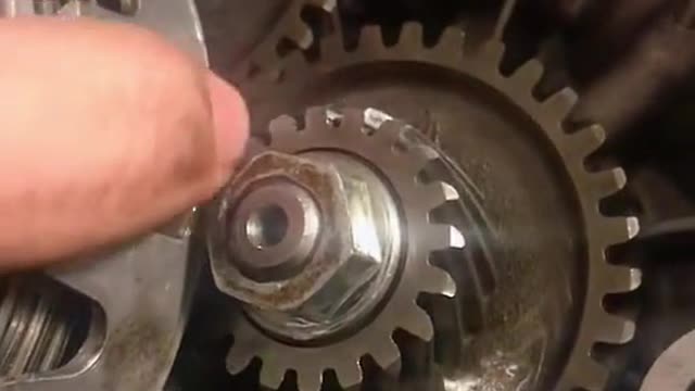 Gear running mechanical gear